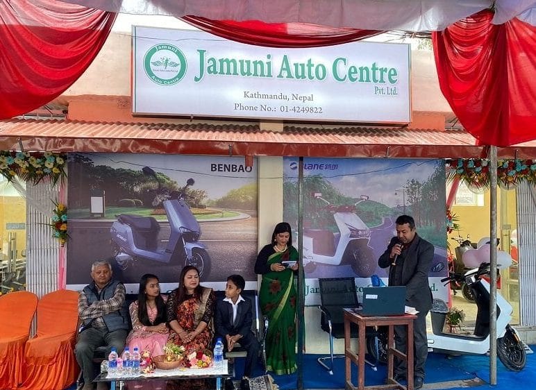 जमुनी अटो सेन्टरले ल्यायो ईलेक्ट्रिक स्कुटर