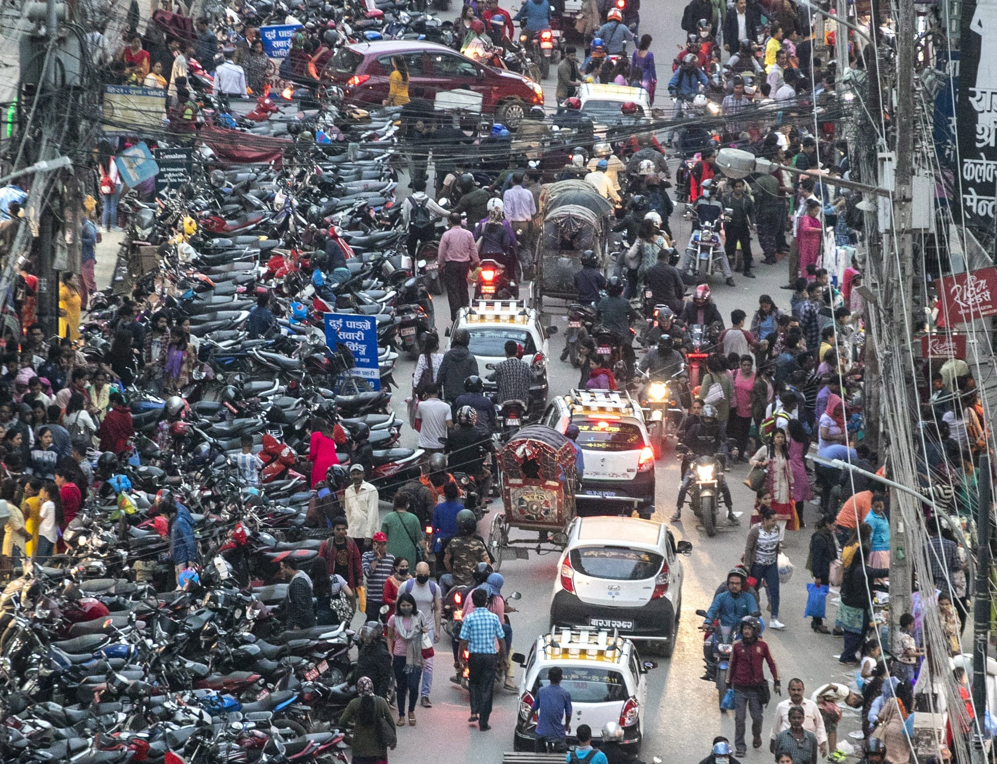 यातायात व्यवसायी तथा चालकहरु आन्दोलनमा