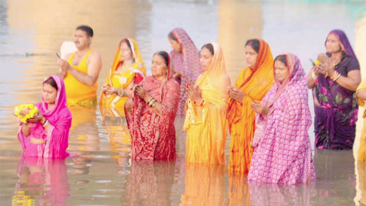 बिहान उदाउँदो सूर्यलाई अघ्र्य दिँदै छठ पर्व सम्पन्न