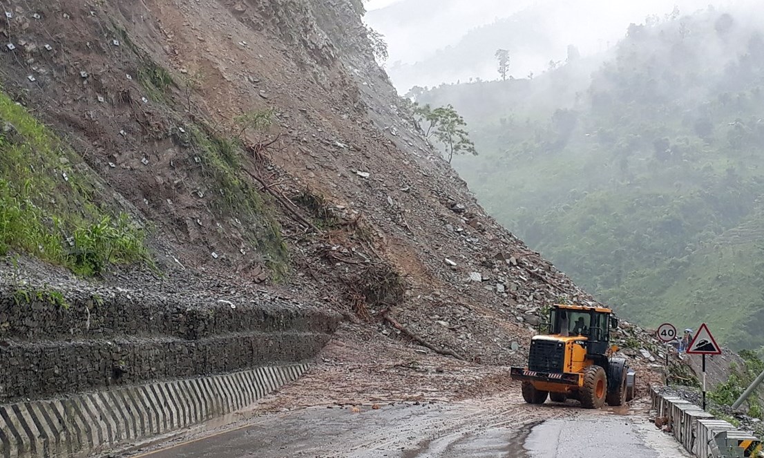 अवरुद्ध पृथ्वी राजमार्ग एकतर्फी सञ्चालनमा