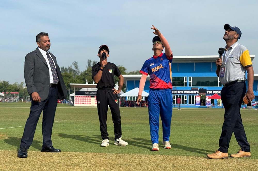 सिंगापुरले टस जित्यो, नेपालले पहिला बलिङ गर्दै