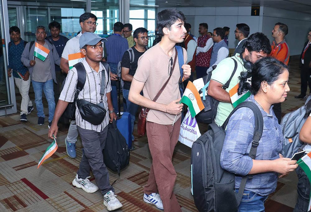 भारतले अप्रेशन सिन्धुमार्फत इरानबाट २२९५ जनालाई स्वदेश फर्कायो