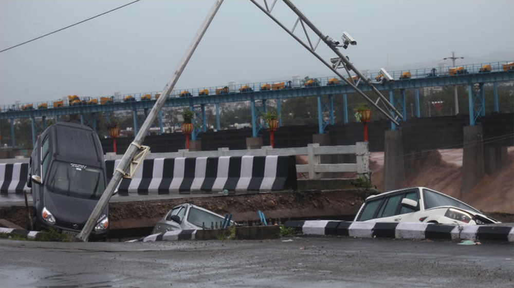 जम्मू कश्मीरमा भिषण बर्षापछि पहिरो, वैष्णो देवी जाने ३२ भक्तजनको मृत्यु