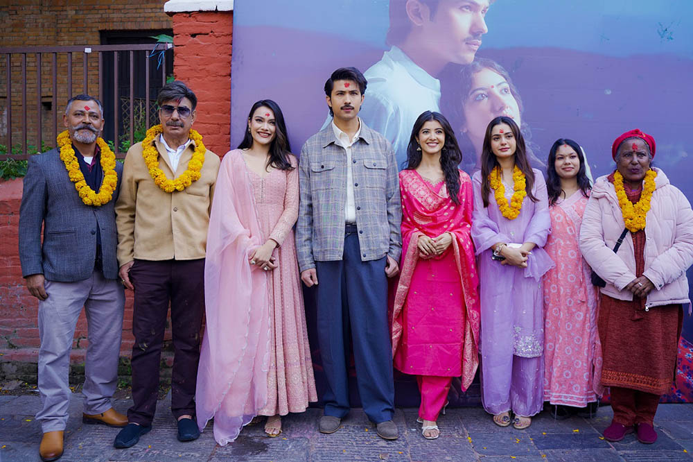 निर्देशनमा नौं बर्षपछि फर्किए भुवन केसी, ‘बाटुलो जुन’ बनाउदै