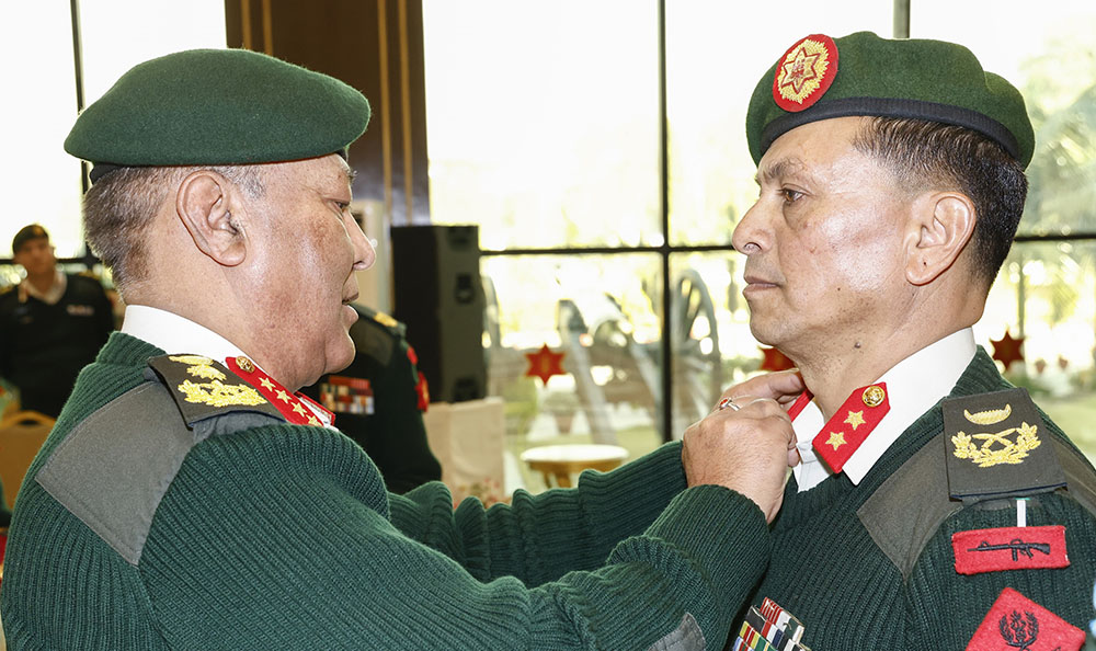 प्रधानसेनापतिबाट दर्ज्यानी चिन्ह प्रदान