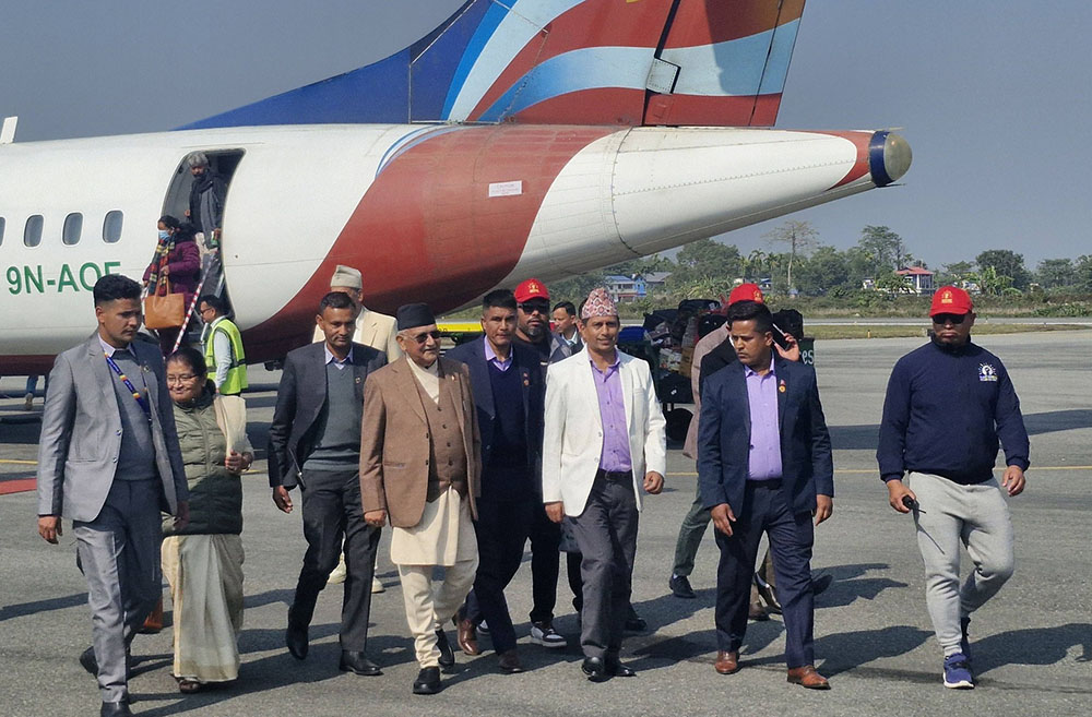 नेकपा एमालेका अध्यक्ष केपी शर्मा ओली झापा पुगे