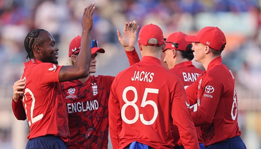 समुह सी बाट वेस्ट इण्डिज र इङल्याण्ड टी-२० विश्वकपको सुपर आठमा