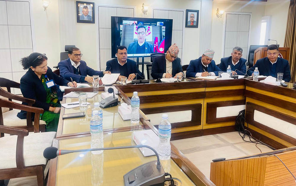 ७७ वटै जिल्लाका प्रमुख जिल्ला अधिकारीहरूसँग फागुन २१ को निर्वाचित केन्द्रित भर्चुअल छलफल