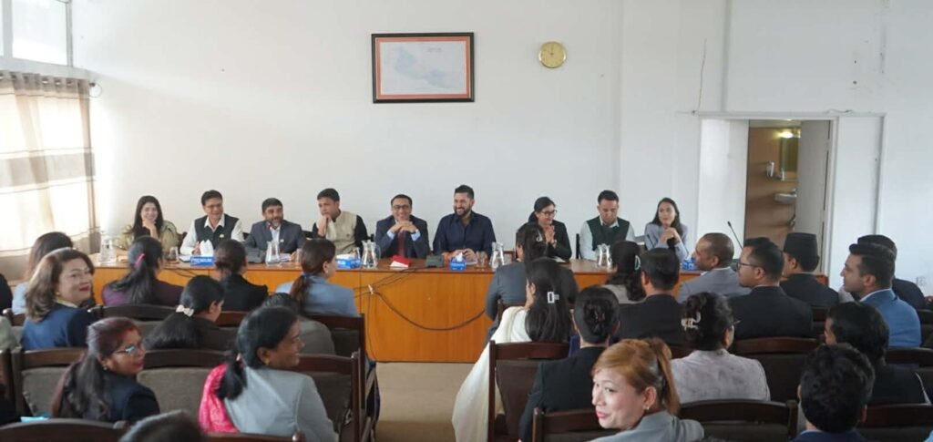 रास्वपा सभापति रवि लामिछानेले मन्त्री र सांसदसँग थाले छलफल